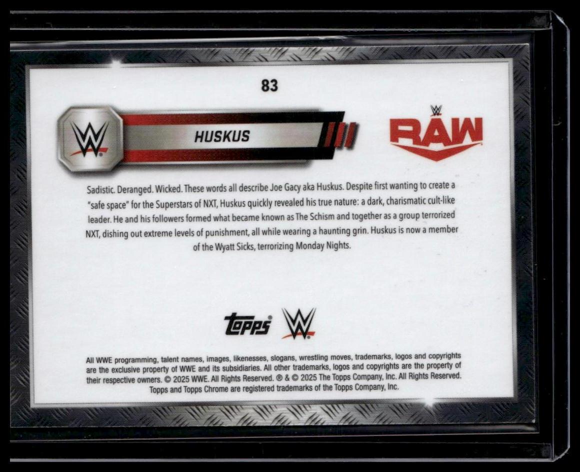 2025 Topps Chrome WWE #83 Huskus Pink Shimmer Refractor