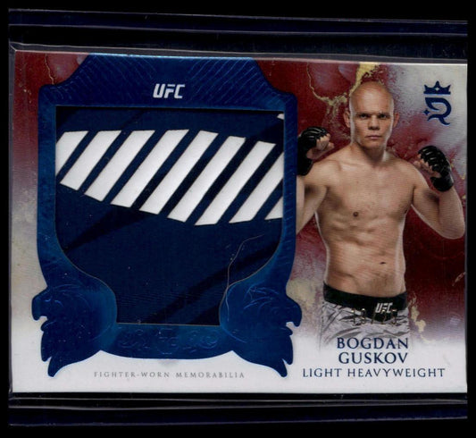 2025 Topps Royalty UFC #RRA-BG Bogdan Guskov Rookie Relic Autographs Blue #/25