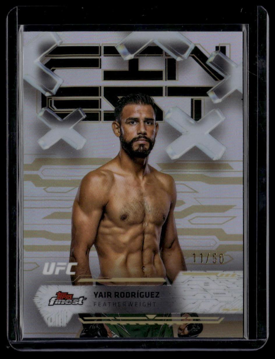 2025 Topps Finest UFC #34 Yair Rodríguez Gold Refractors #/50