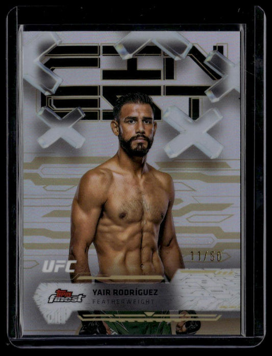 2025 Topps Finest UFC #34 Yair Rodríguez Gold Refractors #/50